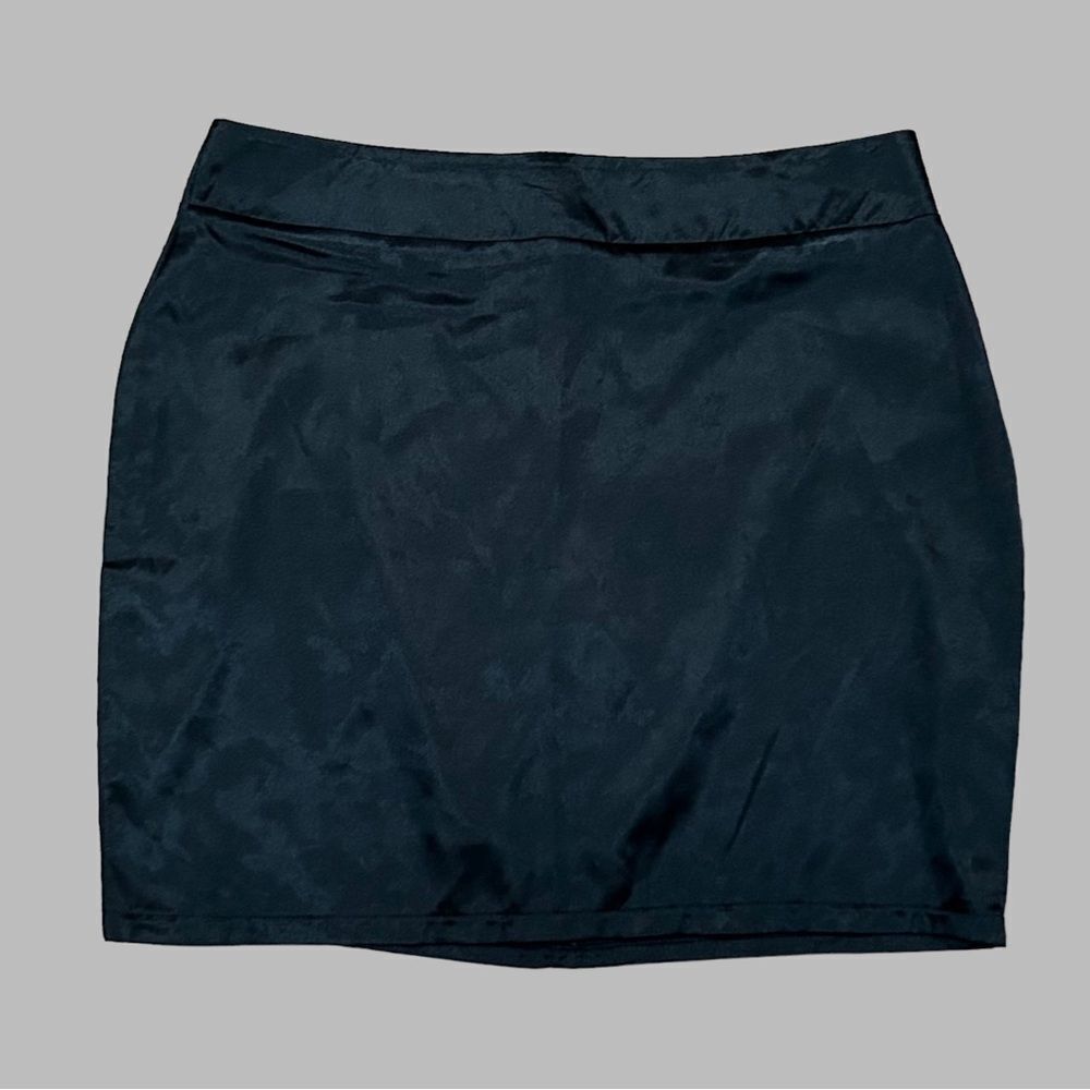 Pretty Little Thing Satin Black Mini Skirt